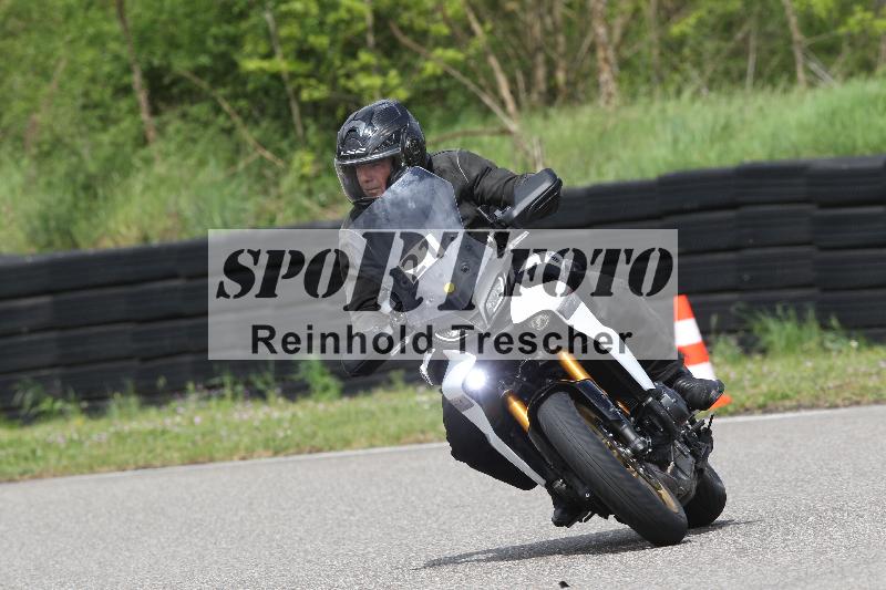 Archiv-2025/10 23.04.2025 Cornu Master School ADR/rot-rouge/21